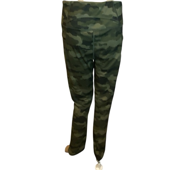 Duluth Trading Co. NoGa Full Length Sculpting Legging Green Camo Sz Med x 31 EUC - Picture 5 of 9